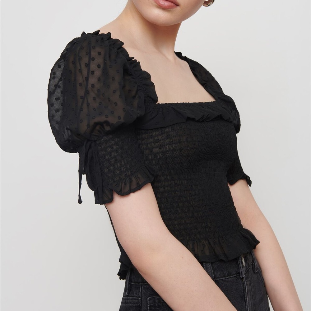 Puff sleeve square neck peasant top 🖤